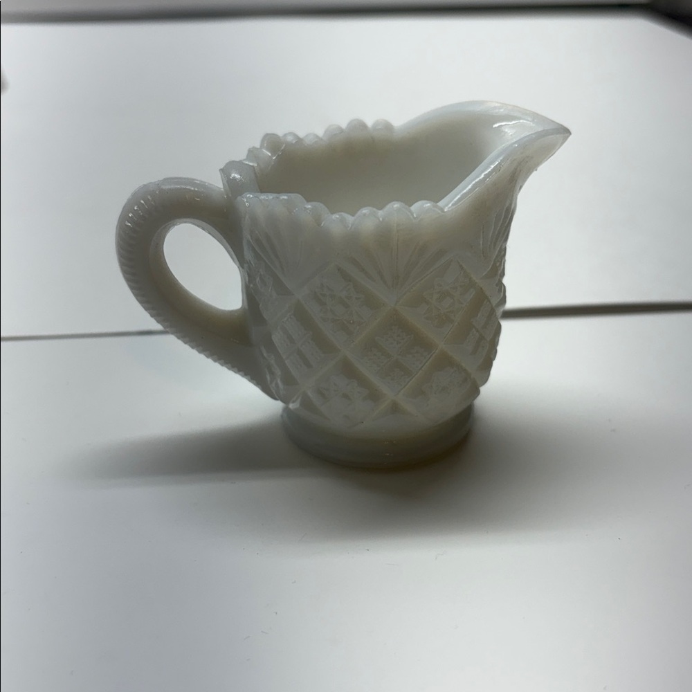 Thumbelina Westmoreland Miniature Milk Glass Butter Dish, Creamer & Sugar Set - Picture 9 of 11